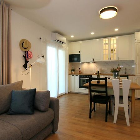 Apartments Tona ซาบอริซ ภายนอก รูปภาพ