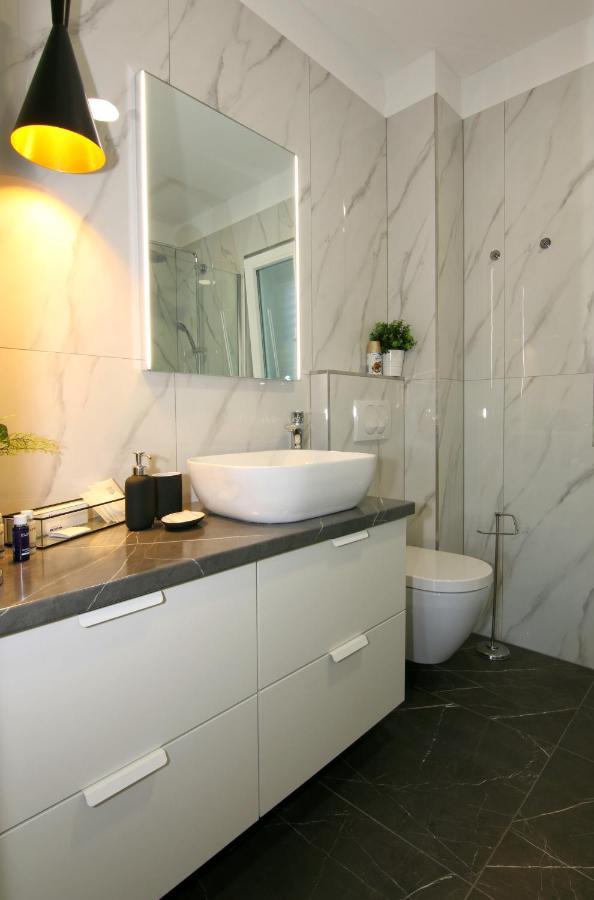 Apartments Tona ซาบอริซ ภายนอก รูปภาพ