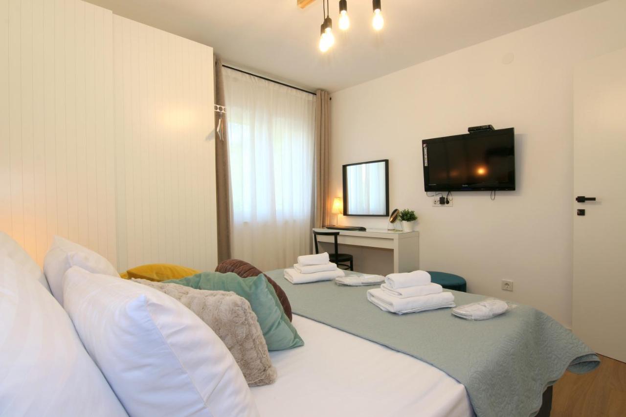 Apartments Tona ซาบอริซ ภายนอก รูปภาพ