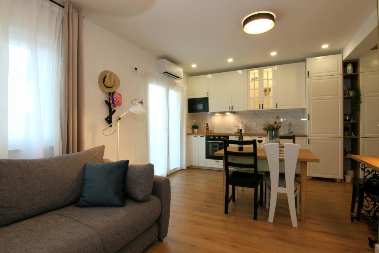 Apartments Tona ซาบอริซ ภายนอก รูปภาพ