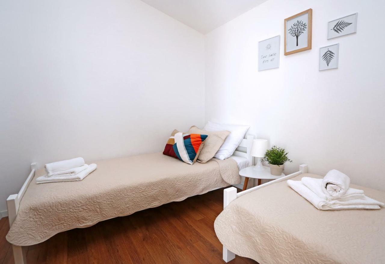 Apartments Tona ซาบอริซ ภายนอก รูปภาพ